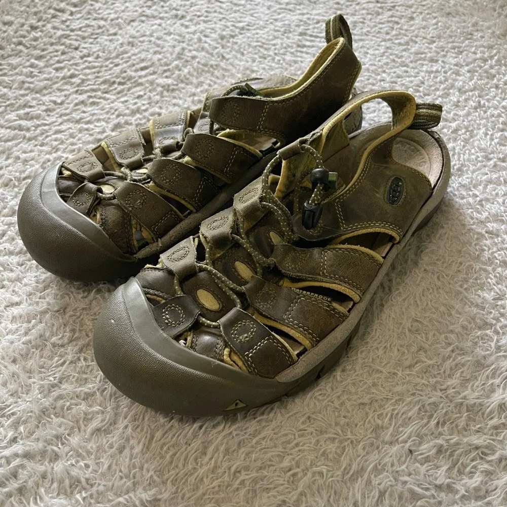 KEEN Newport H2 Leather Hiking Sandals Mens 10.5 Olive Green Waterproof Outdoor